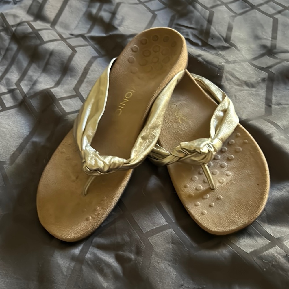 Women's Vionic Pippa sandal size 10